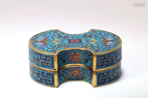 A Chinese Cloisonné Box with Cover