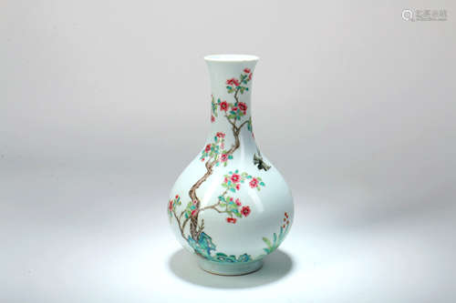 A Chinese Famille-Rose Porcelain Vase