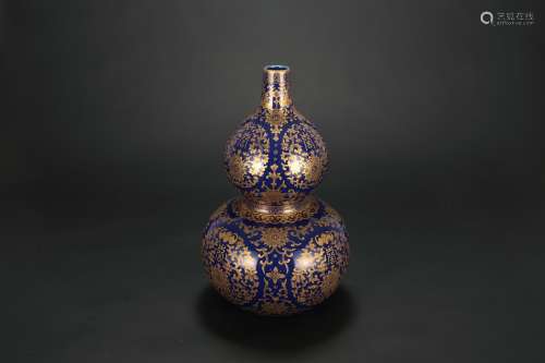 A Chinese Double Gourd Porcelain Vase