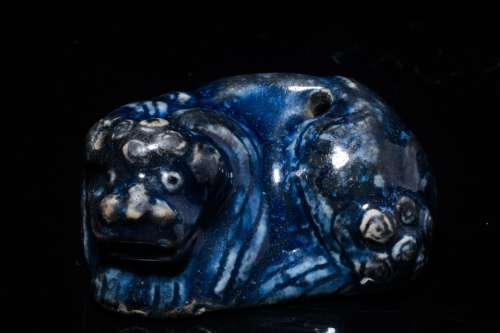 藍釉獅型水滴