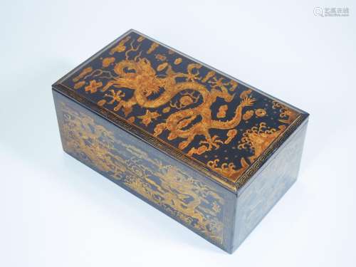 金漆龍紋盒