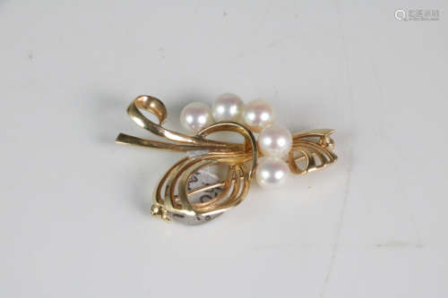 Mikimoto gold and pearl pin