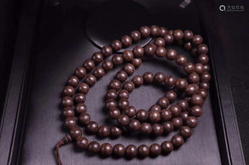 AN INDONESIA EAGLEWOOD NECKLACE