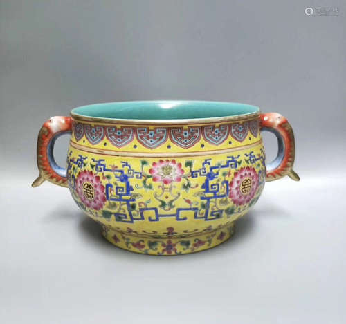 A QING QIANLONG MARK FAMILLE ROSE CENSER