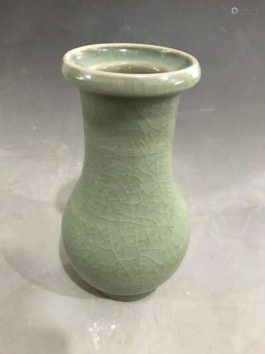 A LONG QUAN VASE