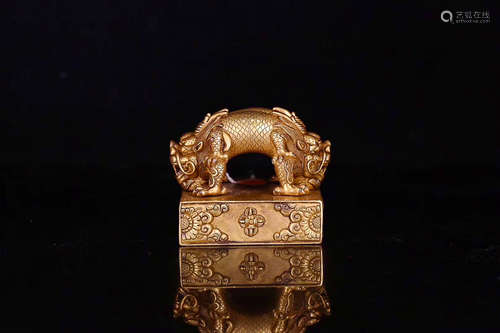 A TIBETAN BUDDHISM BRONZE GILT SEAL WITH STYLE OF 16TH CENTURY