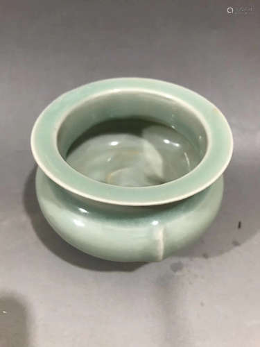 A LONG QUAN TRIPLE FEET CENSER