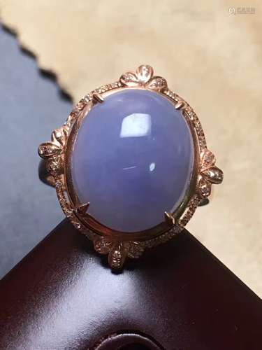 A NATURAL VIOLET JADEITE RING