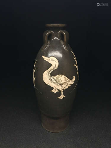 Chinese Cizhou porcelain vase.