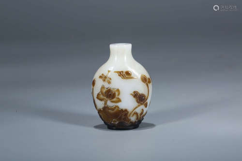 Chinese Peking glass snuff bottle.
