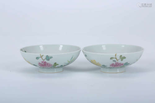 Pair of Chinese famille rose porcelain bowls, Qianlong