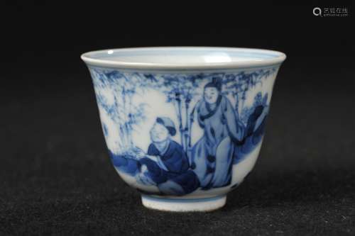 CHINESE BLUE AND WHITE PORCELAIN CUP