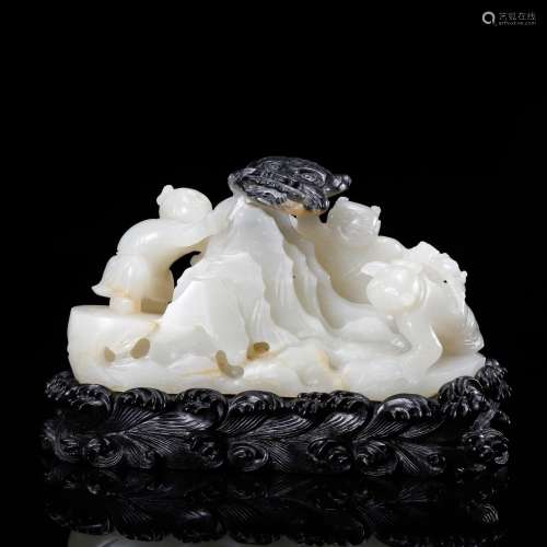 CHINESE GREY AND WHITE JADE LANDSCAPE BOULDER