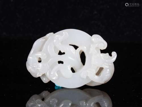 CHINESE QING DYNASTY WHITE JADE CHI LONG PENDANT