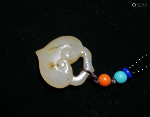 CHINESE WHITE JADE PENDANT