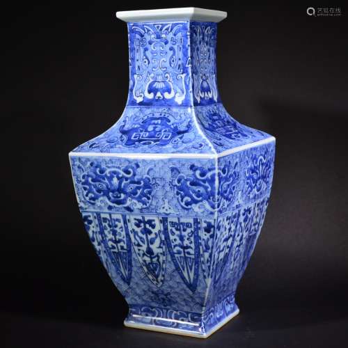 A Blue and White Square Vase