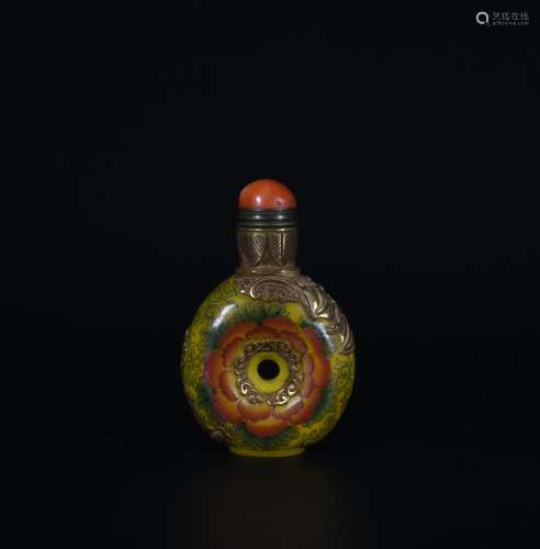 Qianlong Mark, A Painted Snuff Bottle