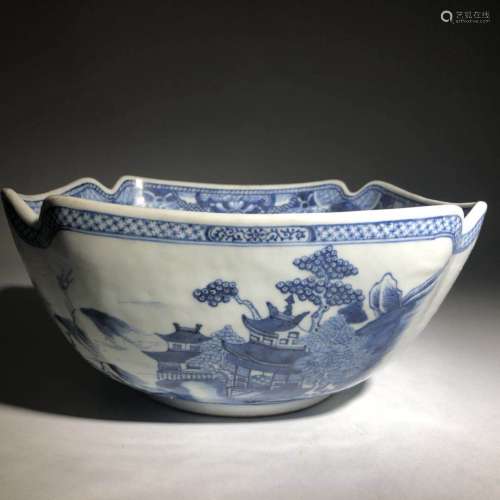 A Blue and White Square Bowl