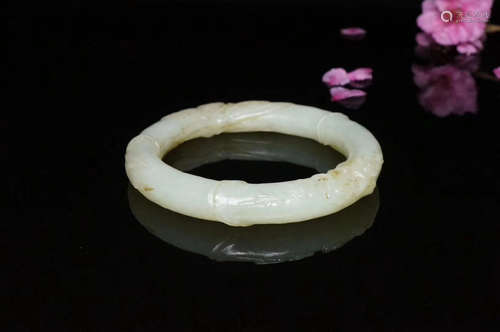 A HETIAN JADE BANGLE