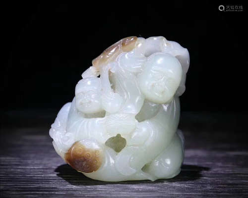 A HETIAN JADE CHILDREN PENDANT