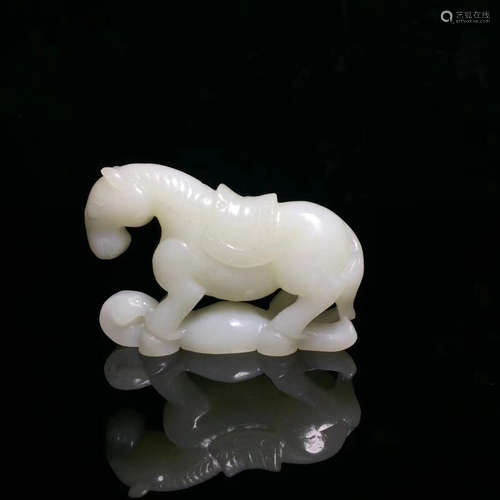 A HETIAN JADE HORSE PENDANT