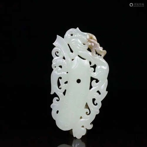 A HETIAN JADE DRAGON PENDANT