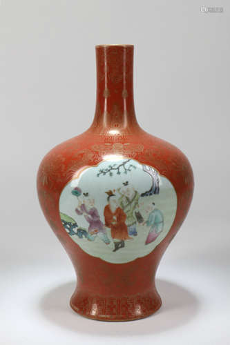 A Chinese Famille-Rose Porcelain Vase