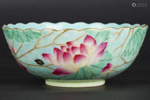 A Chinese Famille-Rose Porcelain Bowl