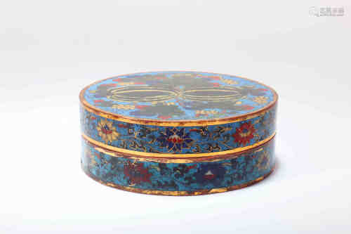 A Chinese Cloisonné Round Box with Cover