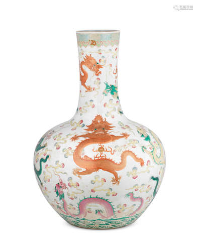 Qianlong seal mark, late Qing Dynasty/ Republic Period A large famille rose 'dragon' bottle vase