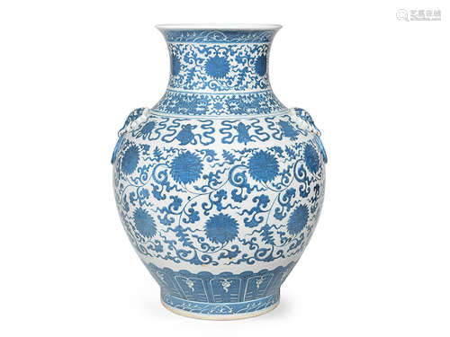 Qianlong seal mark, late Qing Dynasty/Republic Period A blue and white vase, Hu