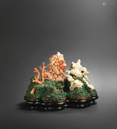 Qing Dynasty A rare and large coral and malachite mountain