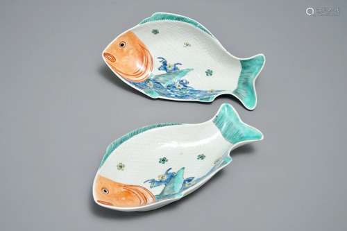 A PAIR OF JAPANESE HIZEN WARE KAKIEMON-STYLE CARP-SHAPED TRAYS, EDO, 17TH C.