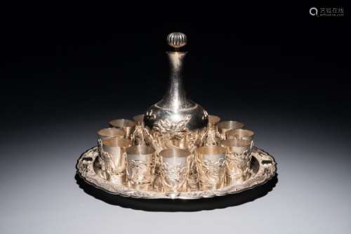 A CHINESE SILVER LIQUOR SET ON TRAY WITH APPLIED DRAGON DESIGN, 19/20TH C.