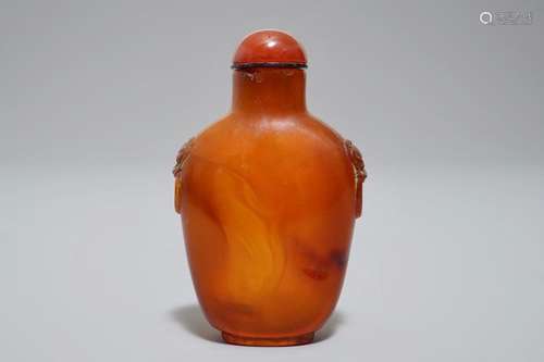 A CHINESE AMBER SNUFF BOTTLE, 18/19TH C.