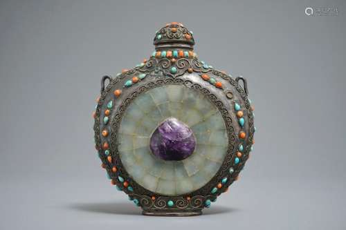 A SILVER FLASK WITH PRECIOUS STONES AND CORAL, MONGOLIA OR TIBET, 19/20TH C.