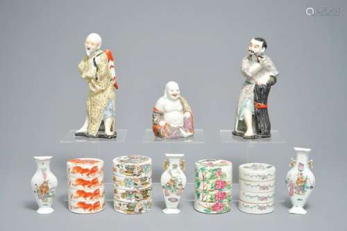 THREE CHINESE FAMILLE ROSE FIGURES, THREE WALL VASES AND FOUR CYLINDRICAL BOXES, 19/20TH C.