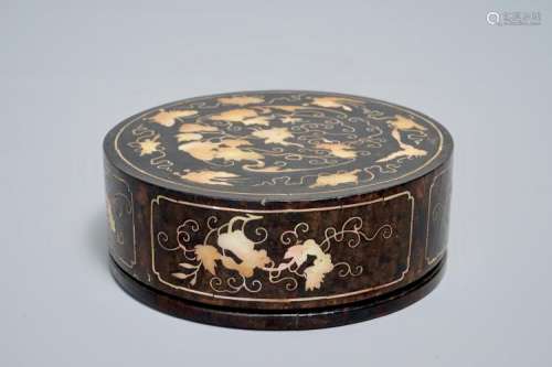 A JAPANESE MOTHER OF PEARL-INLAID WOODEN BOWL AND COVER, RYUKYU KINGDOM, JAPAN, 18/19TH C.