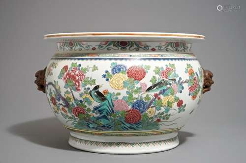 A LARGE ROUND FAMILLE ROSE STYLE JARDINIÈRE, SAMSON, PARIS, 19TH C.