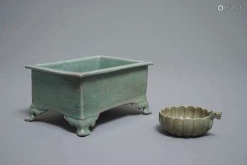 A CHINESE CELADON JARDINIÈRE AND A KOREAN DRAGON-HANDLE CUP, 19TH C.