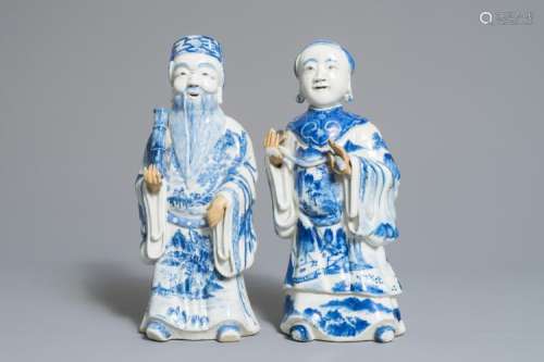 A PAIR OF CHINESE BLUE AND WHITE FIGURES, POSS. FOR THE VIETNAMESE MARKET, 19TH C.