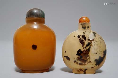 TWO CHINESE 'SHADOW' AGATE SNUFF BOTTLES, 19/20TH C.