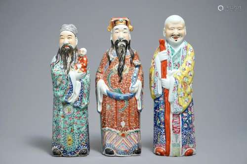 A SET OF THREE CHINESE FAMILLE ROSE FIGURES OF IMMORTALS, 19/20TH C.