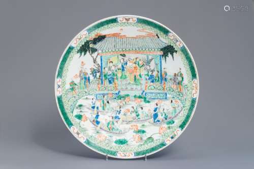 A MASSIVE CHINESE FAMILLE VERTE DISH, 19/20TH C.