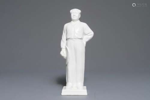 A CHINESE FIGURE OF MAO ZEDONG HOLDING A HAT, 2ND HALF 20TH C.