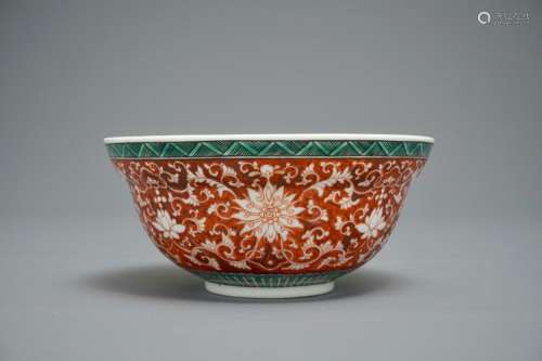 A CHINESE CORAL-GROUND LOTUS SCROLL BOWL, JIAQING MARK, 19/20TH C.