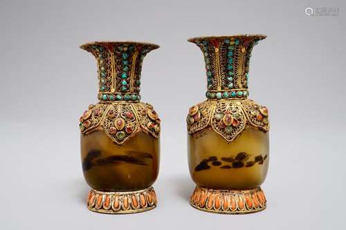 A PAIR OF TIBETAN AGATE FLASKS WITH TURQUOISE- AND CORAL-INLAID GILT SILVER MOUNTS, 19TH C.