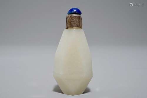 A CHINESE SILVER-MOUNTED JADE SNUFF BOTTLE, 19TH C.