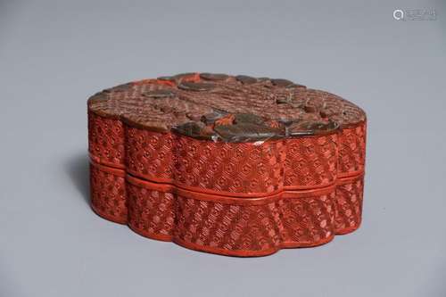 A CHINESE POLYCHROME LACQUER BOX IN THE SHAPE OF A BUDDHA'S HAND, 18/19TH C.