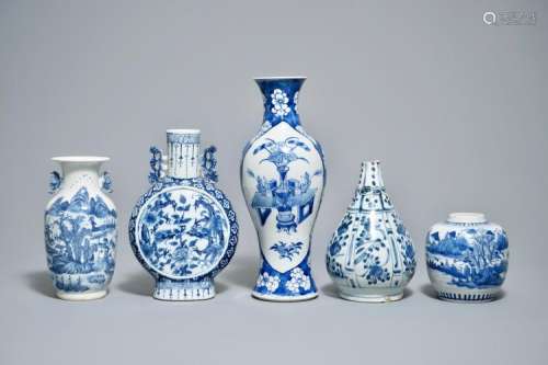FIVE VARIOUS CHINESE BLUE AND WHITE VASES, WANLI AND 19/20TH C.